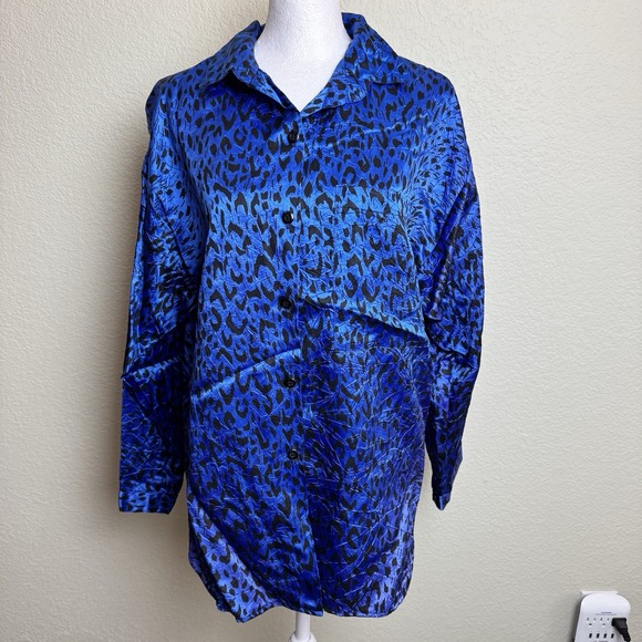 Retrospective Shiny Women's Top Blue Animal Print Button‎ Front Size S USA - Picture 1 of 5